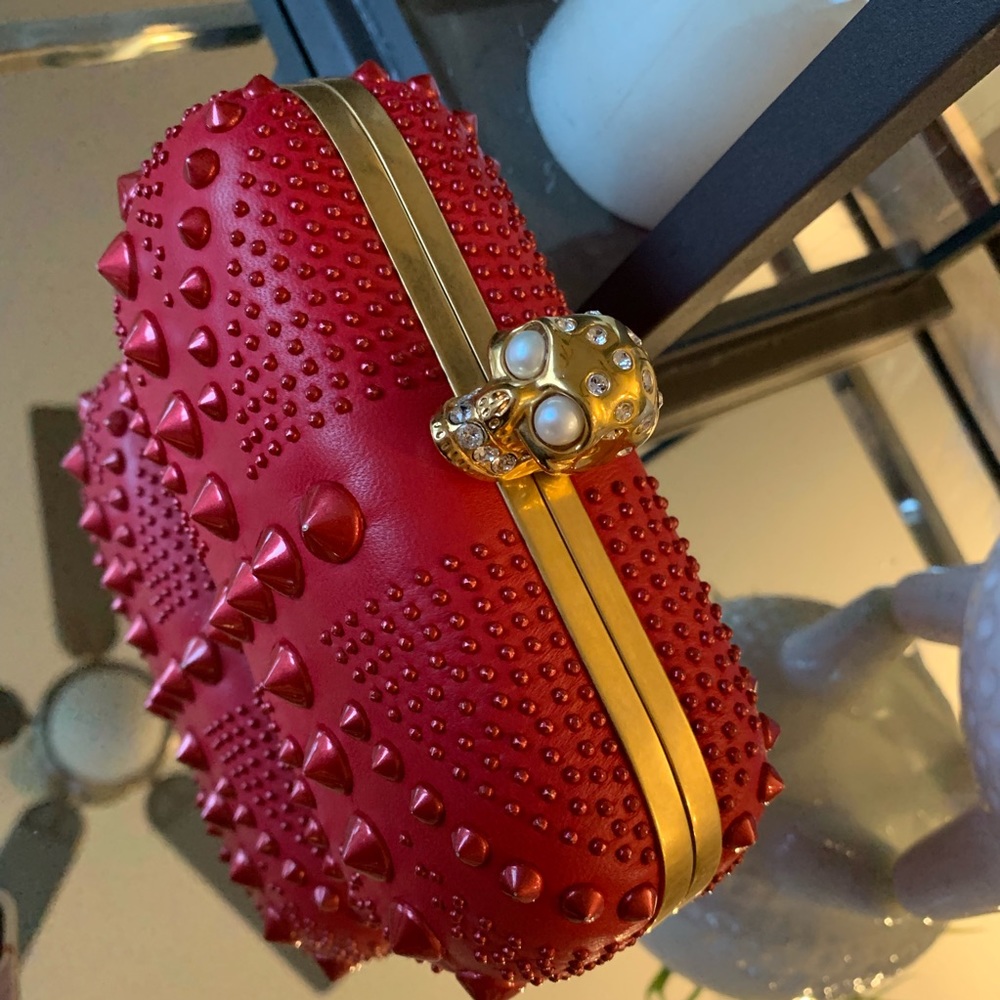 Alexander McQueen
Spike Red Leather Clutch - Picture 3 of 8